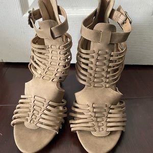 Women's Tan Strappy Sandals